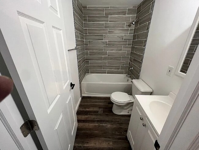 Foto del edificio - 2611 Edgemere Ave