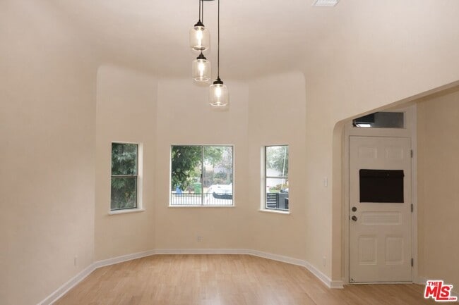 Building Photo - 2461 Workman St