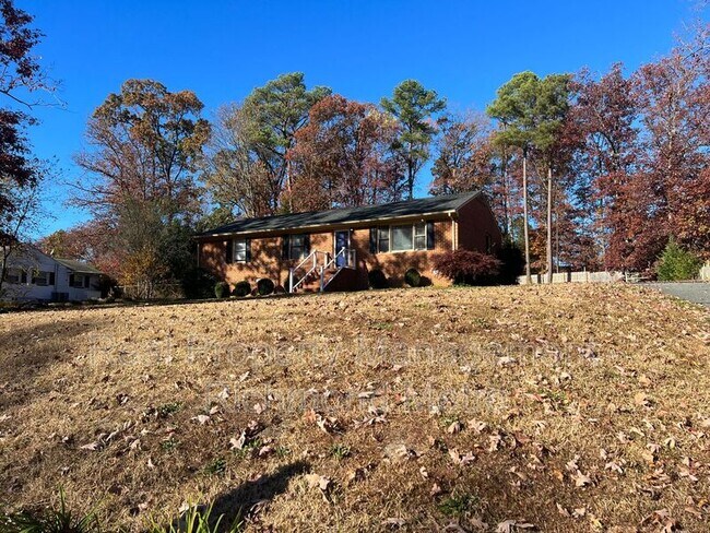 Building Photo - 9602 Meadowview Rd