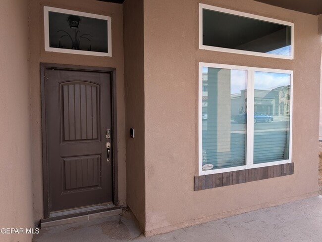 Foto del edificio - 517 La Entrada Cir