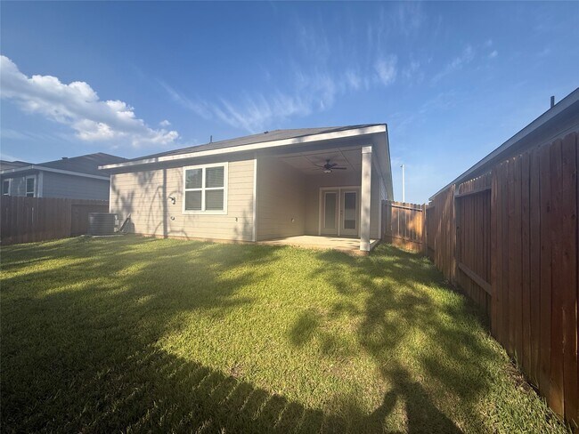 Foto del edificio - 15415 Maple Ter Dr