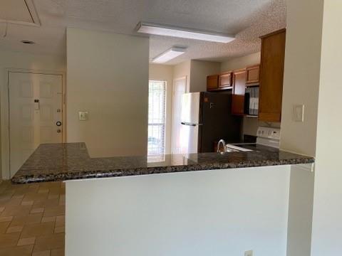Foto del edificio - 8467 Sands Point Dr