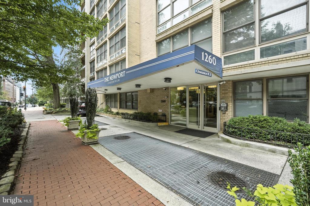 Foto principal - 1260 21st St NW