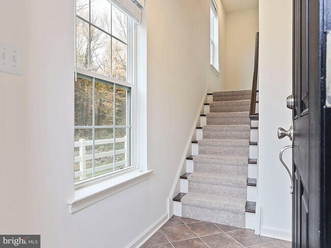 Foto del edificio - 523 Chestnut Ct