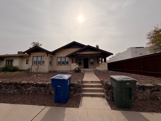 Foto del edificio - 1030 E 7th St