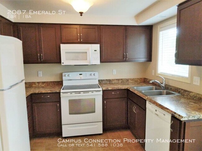 Building Photo - 2087 Emerald St