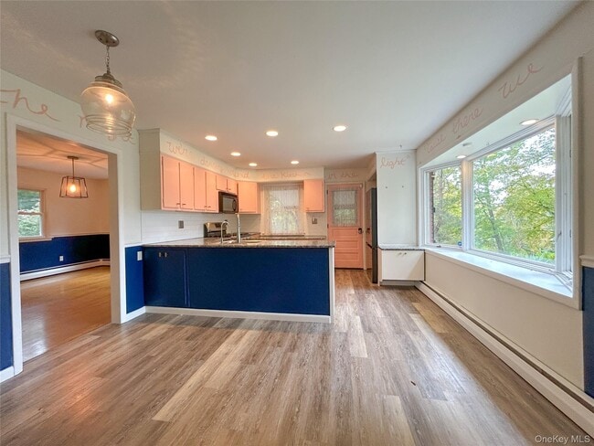 Building Photo - 193 Bower Rd