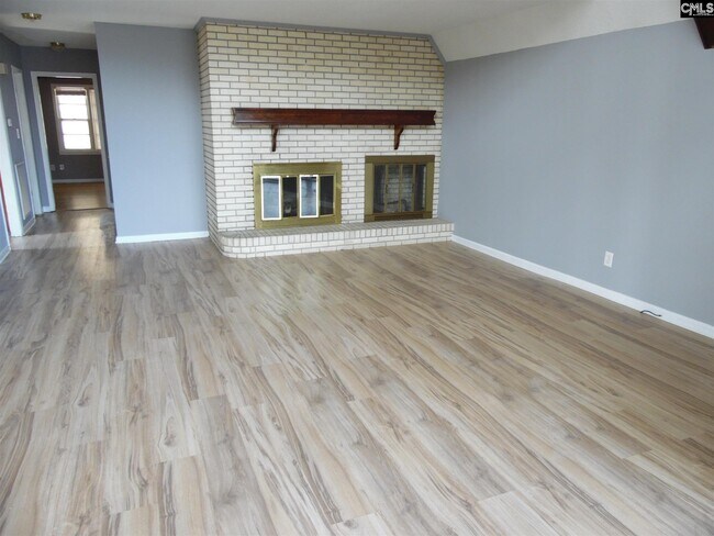 Building Photo - 2250 Beechcreek Rd