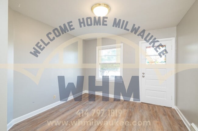 Building Photo - AVAILABLE NOW! Welcome to this Charming 2 ...