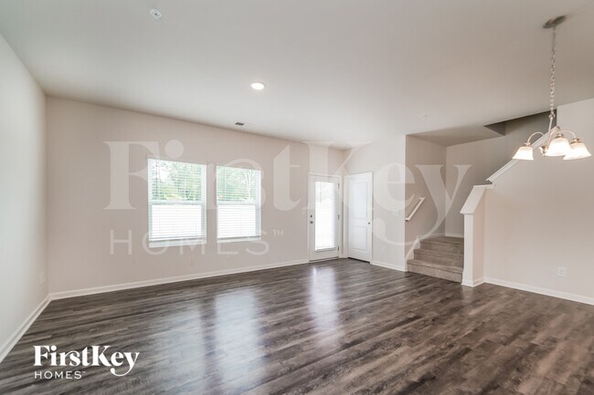 Building Photo - 2035 Cypress Village Dr NW