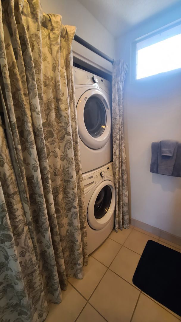 Building Photo - 2 Bedroom 2 Bath Furnished Condo