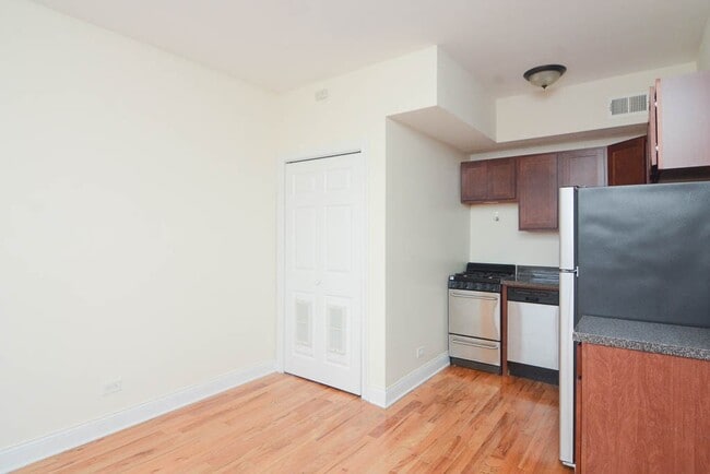 Building Photo - 366 Park Ave