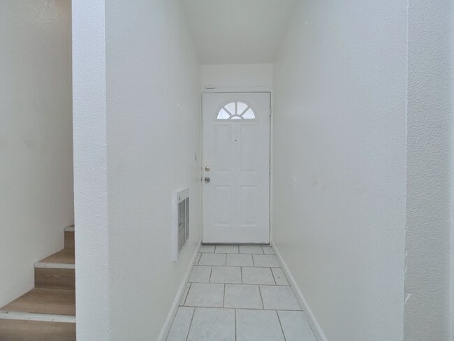 Entry - 7226 Fresno St