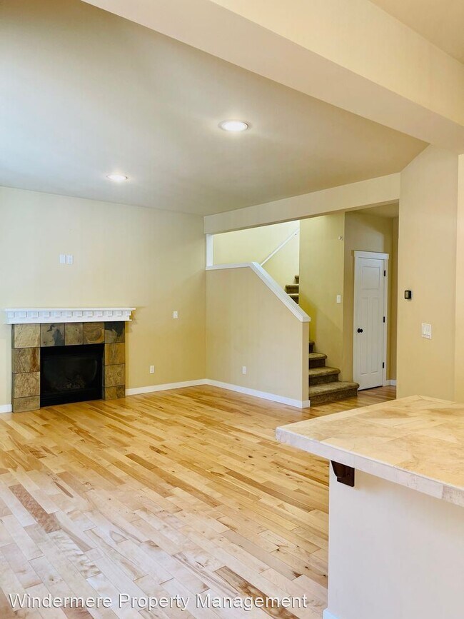 Building Photo - 3 br, 2.5 bath House - 4498 Atwater Loop
