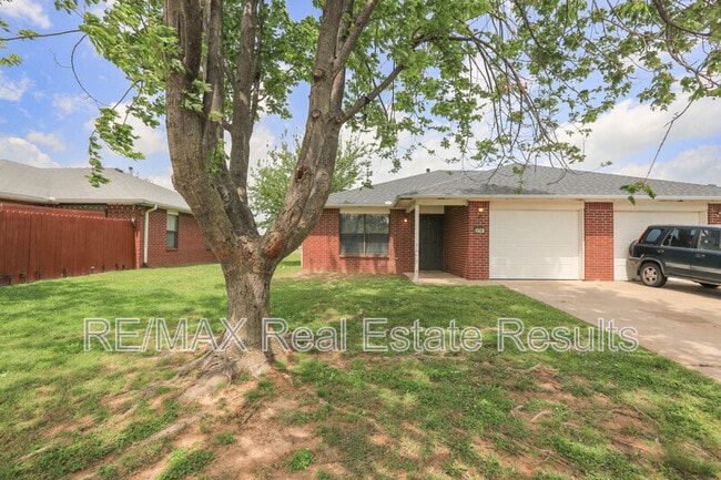 Foto del edificio - 2219 W Roselawn St