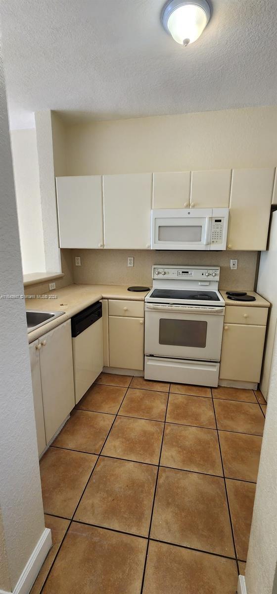 Foto del edificio - 7200 NW 177th St