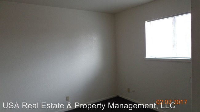 Building Photo - 1111 E Cochise St