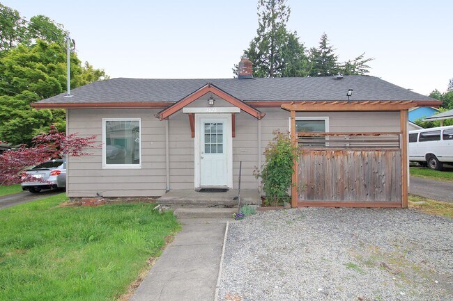 Foto del edificio - Freshly Updated 2 Bedroom Parkrose Bungalow