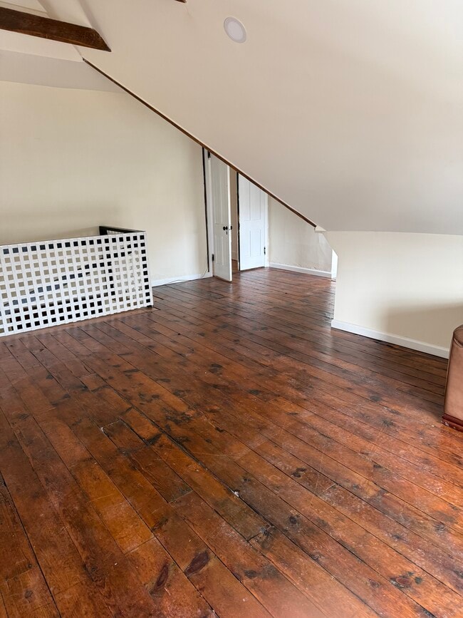 Building Photo - 111 Sycamore Ave