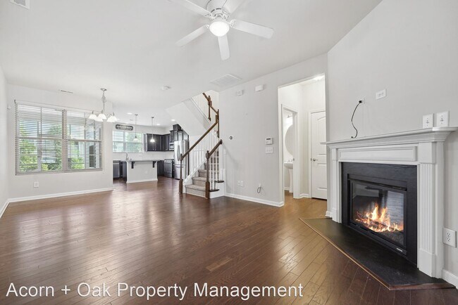 Building Photo - 3 br, 2.5 bath House - 13 Plumas Dr