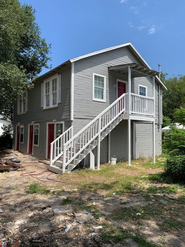 Building Photo - 2585 Orange Ave