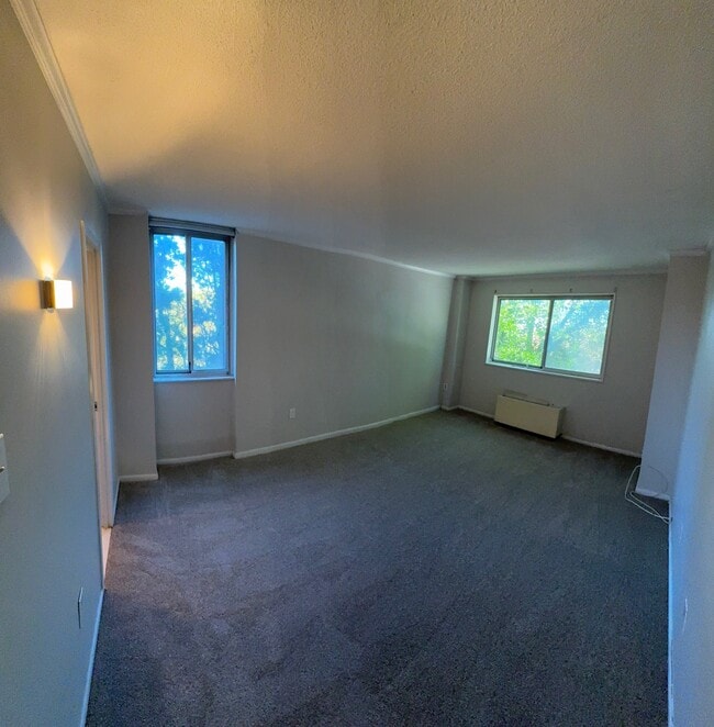 Master Bedroom - 2059 Huntington Ave