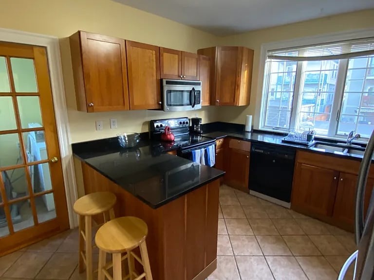 Primary Photo - 27R Albion St
