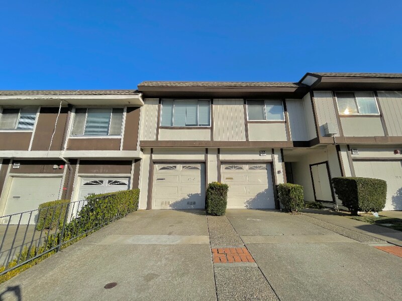 Foto principal - 3872 Radburn Dr