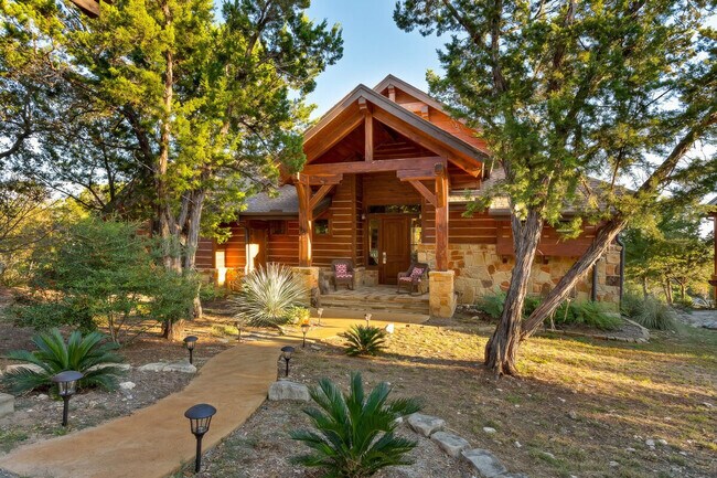 Foto del edificio - 7249 Sunswept Dr