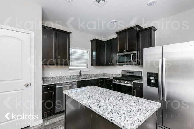 Foto del edificio - 316 E Georgia Terrace