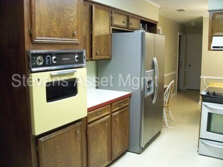 Building Photo - 8437 Indian Hills Blvd