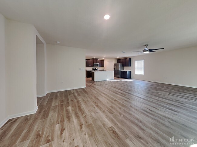 Foto del edificio - 382 Falcon Ridge Rd