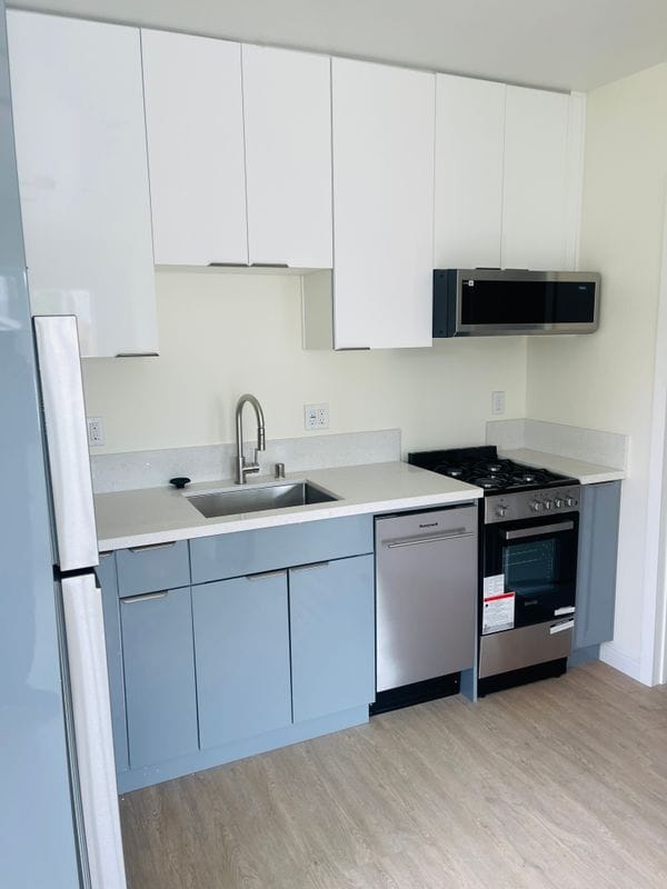 Foto del edificio - 7533 Bovey Ave
