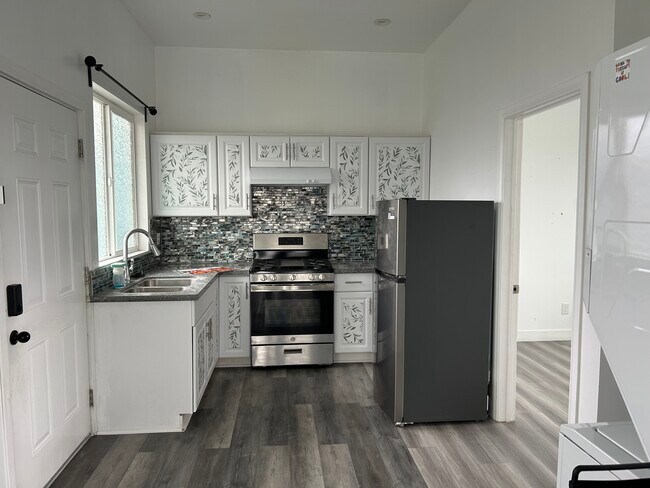 Foto del edificio - 5437 Clybourn Ave