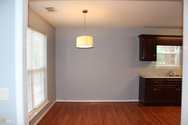 Building Photo - 2512 Westover Dr