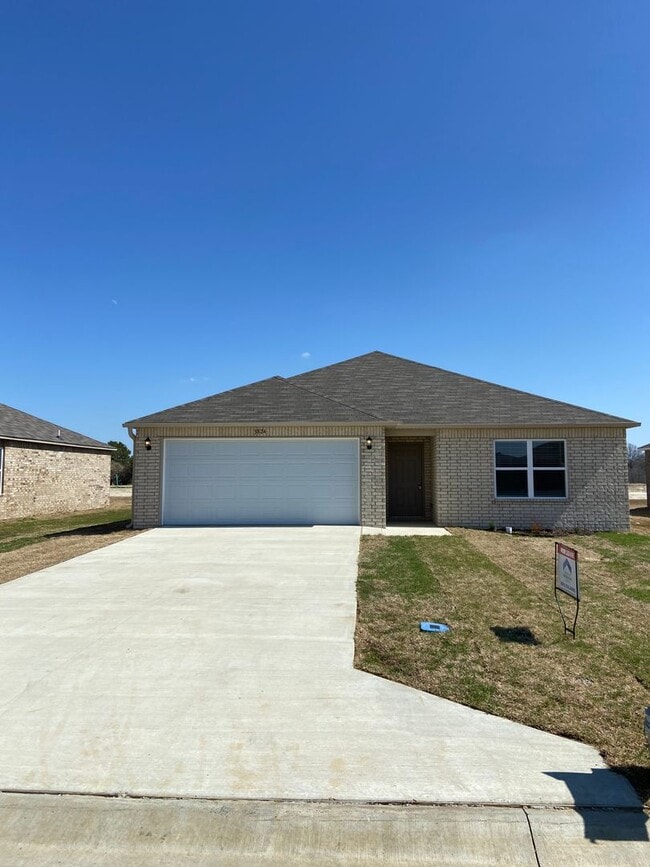 Building Photo - 3824 Keeneland Dr