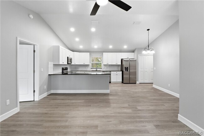 Foto del edificio - 8341 N Pine Needle Terrace