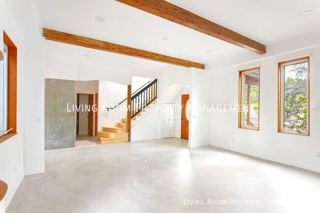 Foto del edificio - Newly Remodeled 3 Bedroom 2 Bath in St. John