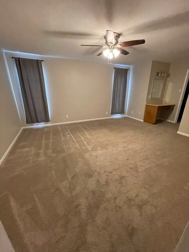 Foto del edificio - 1608 Shirley Dr