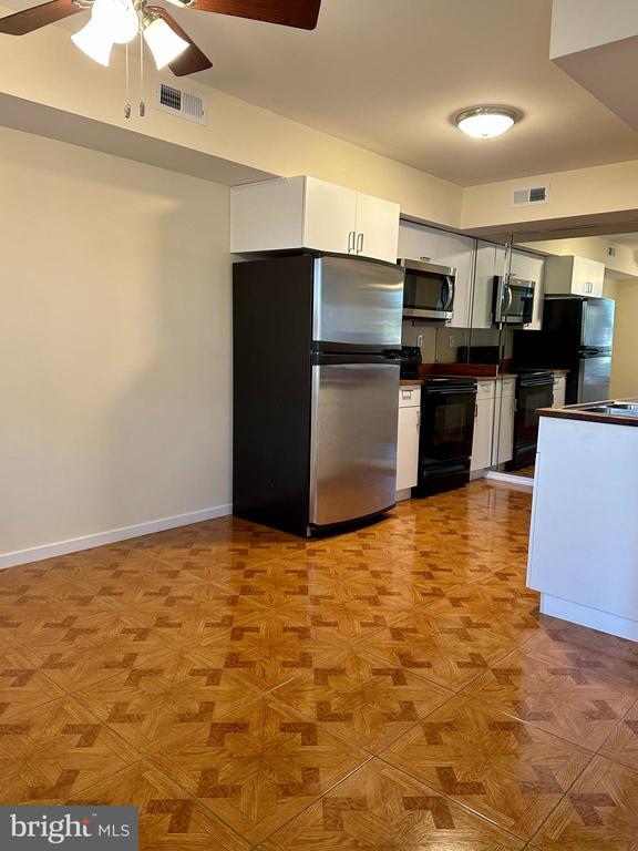 Building Photo - 803 Gregorys Way