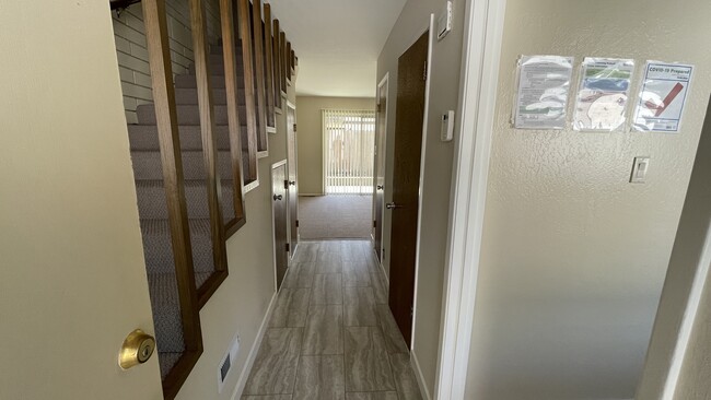 Foto del edificio - 569 Addison Ave
