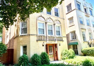 Building Photo - 138 Custer Ave