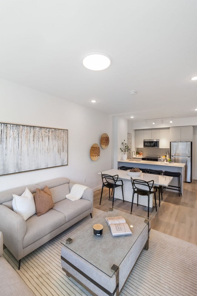 Building Photo - Thera