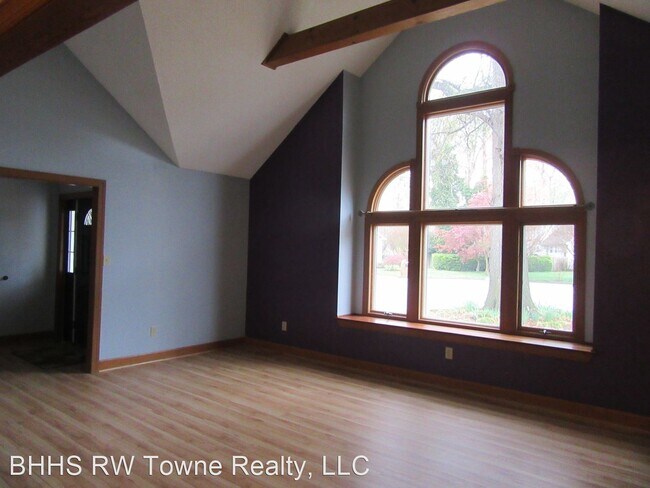 Building Photo - 5 br, 4 bath House - 1102 Club Pines Court