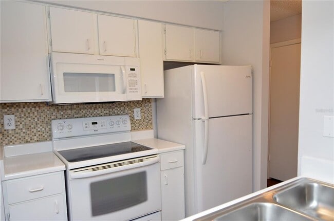 Foto del edificio - 8625 Mallard Reserve Dr