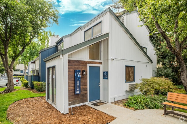 Leasing Office - Waters Edge Apartments