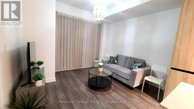 Building Photo - 7950 Bathurst St