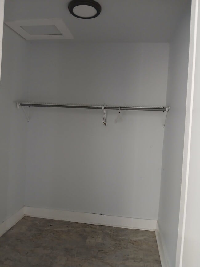 Building Photo - 406 Voorhies St