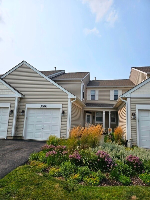 Foto del edificio - 2944 White Thorn Cir
