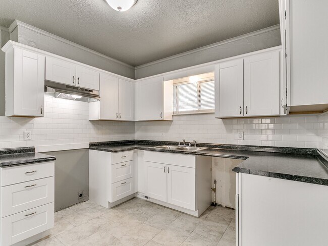 Building Photo - 437 NW 85th St